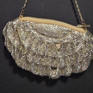 Vintage Mini Silver Ruffled Metal Mesh Evening Handbag Elegant Holiday Purse Zip
